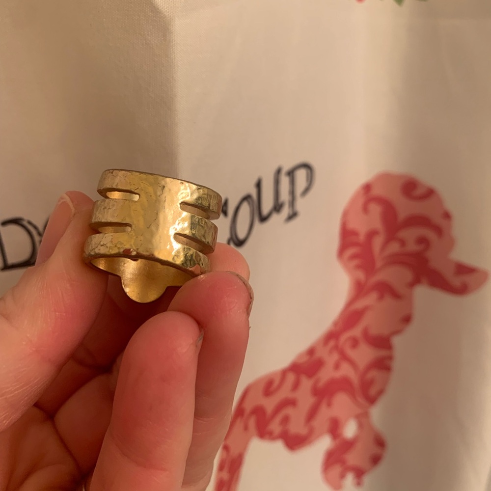Chic Hammered Style Gold 3 band Ring with Red Beads - 7.5 - Picture 5 of 6